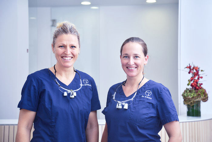 Die Zahnärztinnen Dr. Kerstin Kraus und Dr. Eva Michalski-Paul in Wiesloch Zahnarzt